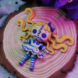 ALICIA EN EL PAÍS DE LAS MARAVILLAS - MUÑECA ARTICULADA